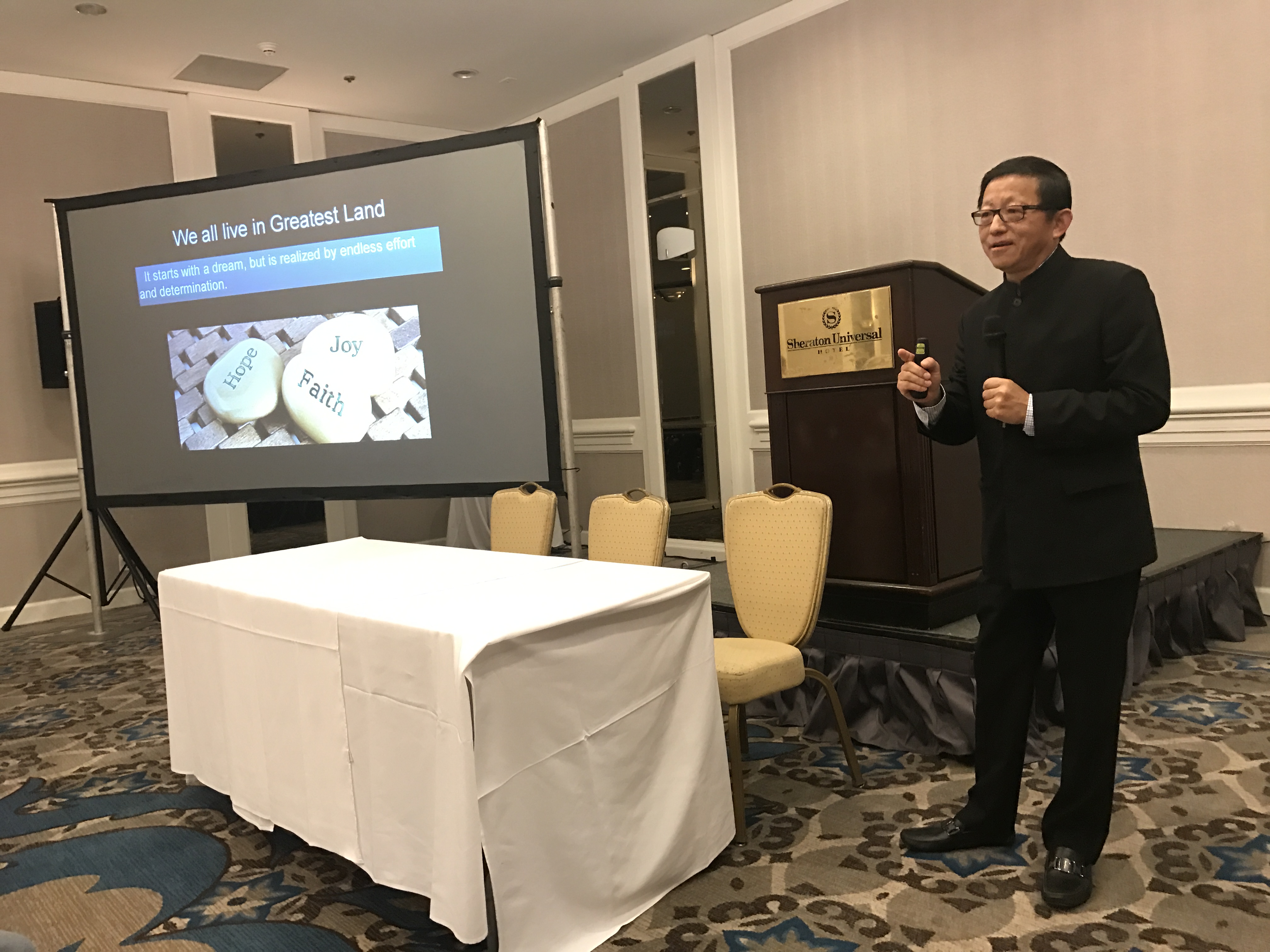 張祥華在分享人生經歷。
記者李博爾攝