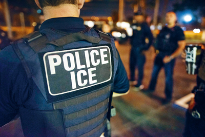 專家指在特朗普領導下的ICE積極遞解無證客。ICE Flickr圖片