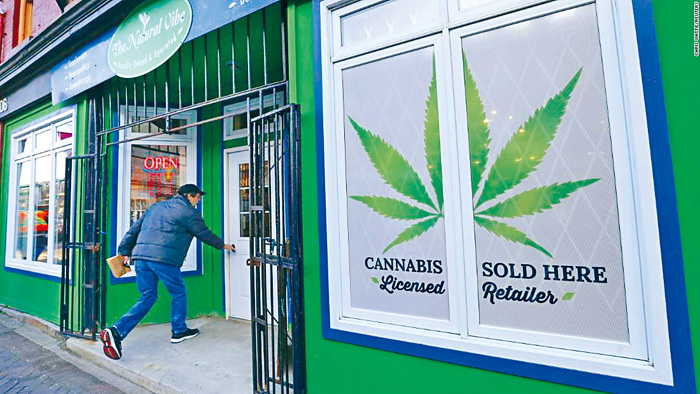 加拿大去年底大麻合法化,有不少專門店出售大麻產品。網上圖片
