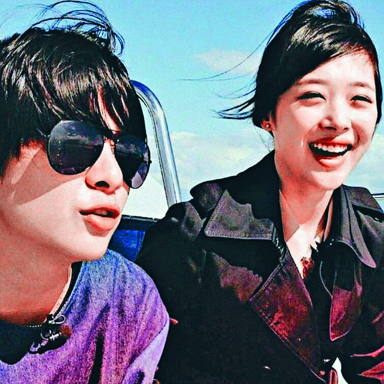 f(x)前成員Amber(左)趕回韓國出席Sulli的喪禮。