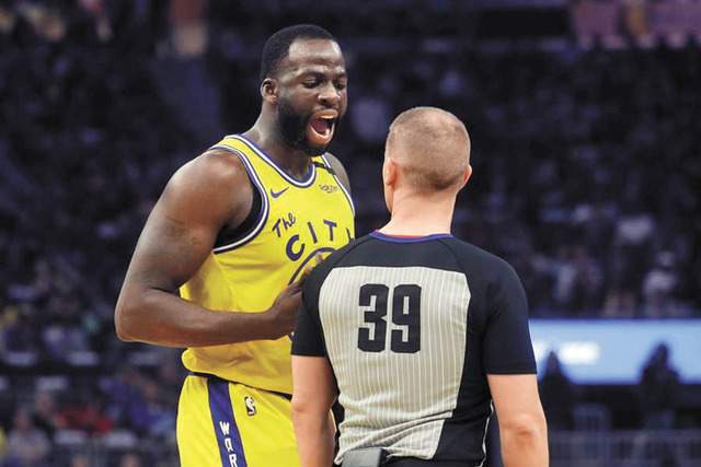 利拉德(中)關鍵時刻總能挺身而出,最終帶領開拓者逃出生天。Getty Images