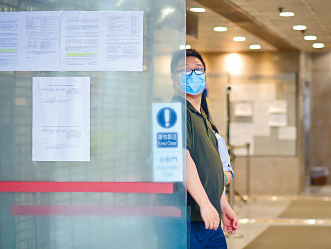 二十四歲被告郭梓賢管有攻擊性武器罪成,還柙至下月判刑。