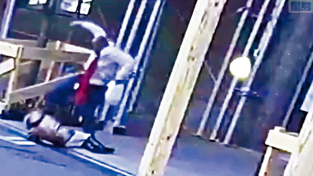■「停止仇視亞太裔」組織表示,反亞裔事件持續增加,該組織去年至今收到6603宗投訴。圖為亞裔遇襲畫面。電視屏幕截圖