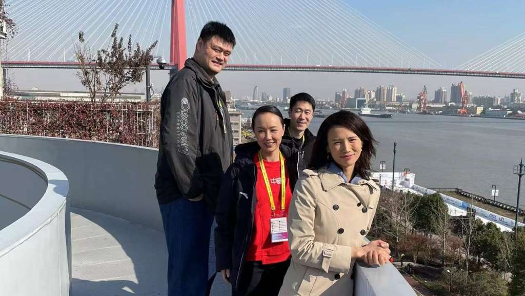 環時女記者twitter發彭帥影片相片與姚明同場有講有笑 星島日報