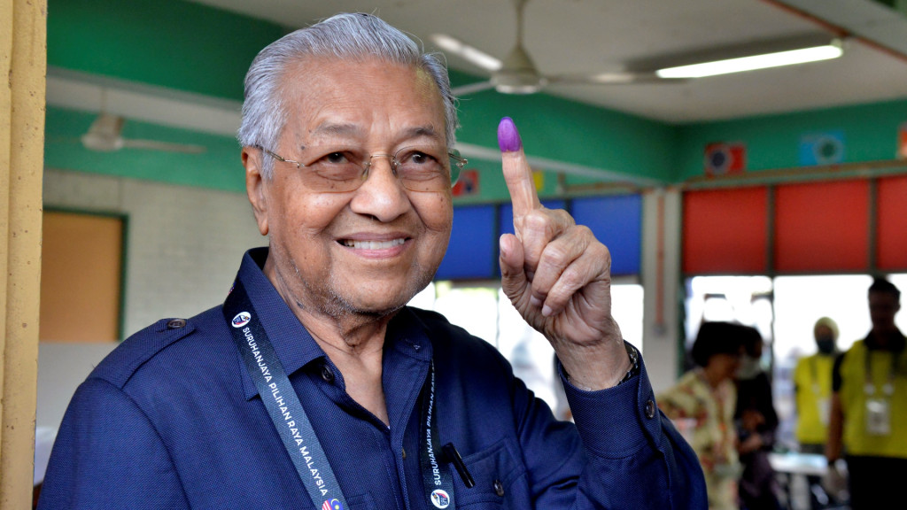 馬來西亞大選馬哈蒂爾53年來首次選舉失利 – 星島日報-美國版