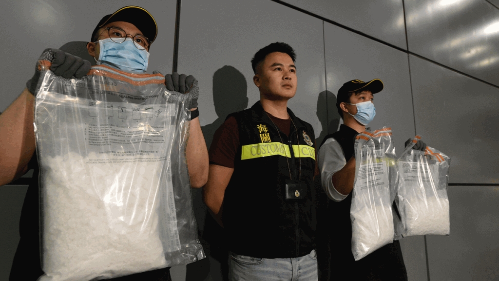 640萬K仔扮水泥粉德國空運抵港 會所男職員收千元報酬助收貨被捕 | 星島日報